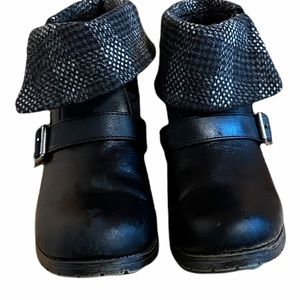 Up-to-date, fun footwear. Faded Glory, Sweet Black Ankle Boots. Size 7.